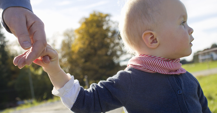 Naissance d'un enfant : que doit faire le salarié ?